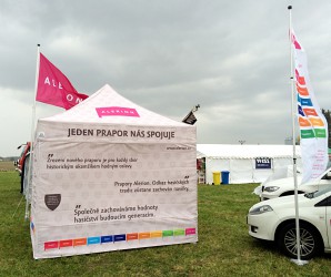 Mobile flagpoles