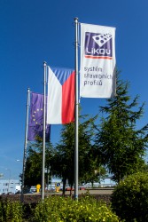 Printed outdoor flags for businesses