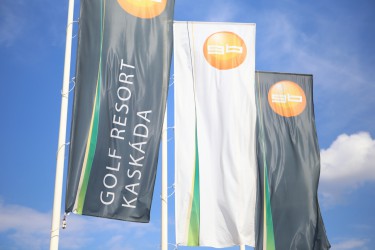 An example of flag attachment